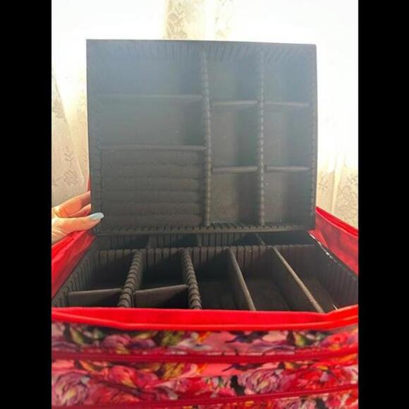 Large Floral Makeup Organizer Case with Adjustable Dividers - Picture 3 of 5
